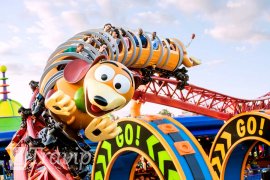 Disney_gallery_Toy_Story_Land_Slinky