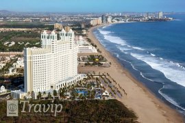 hotel-riu-emerald-bay